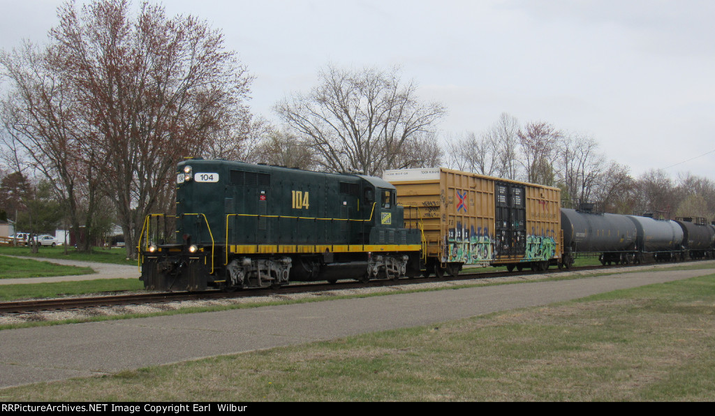 Ohio South Central Railroad (OSCR) 104